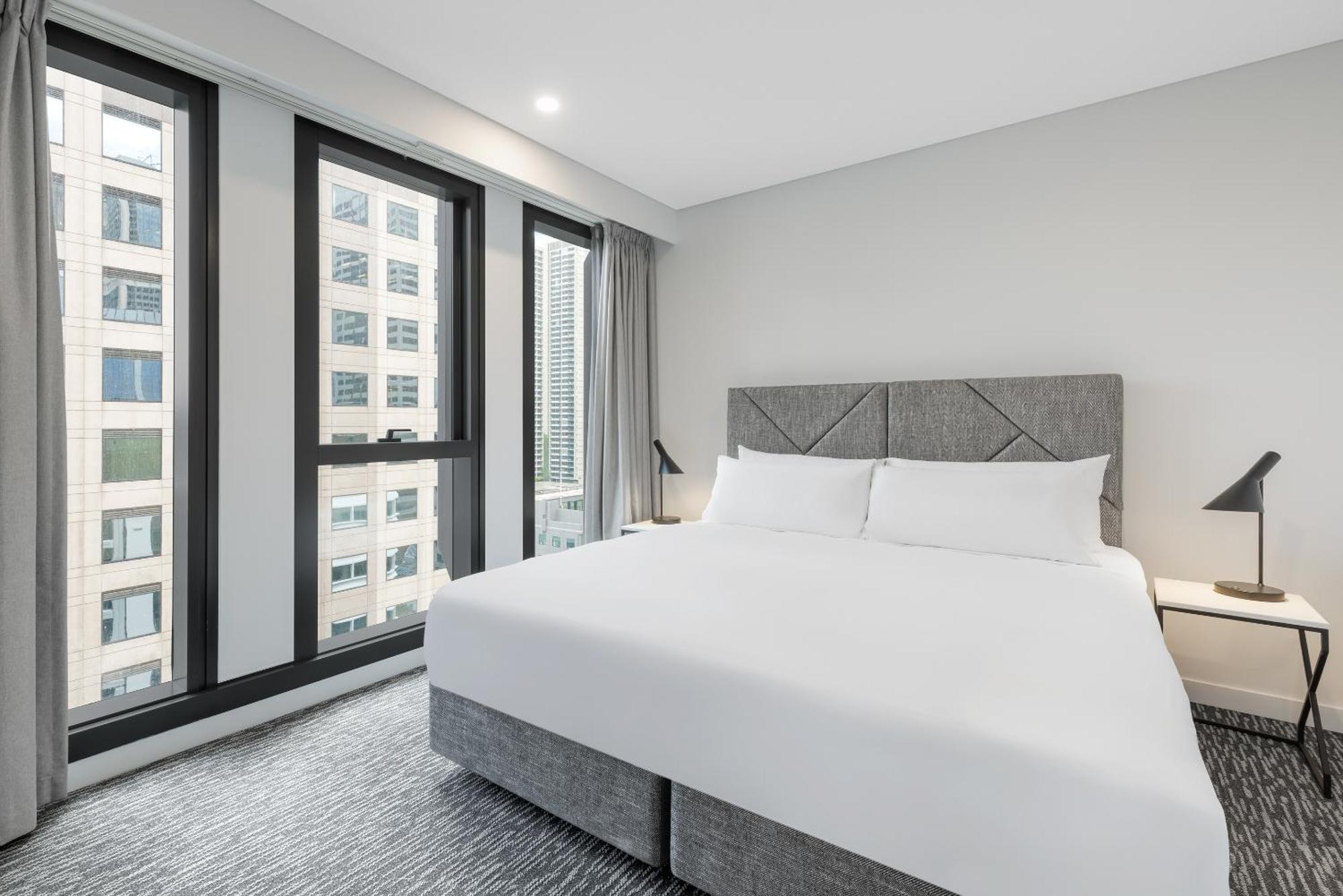 Meriton Suites Melbourne Eksteriør billede A bedroom at the hotel
